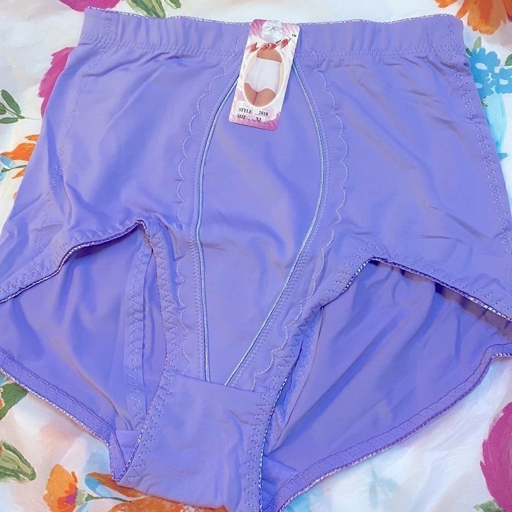Lacy
assorted embroidery design print panties xl